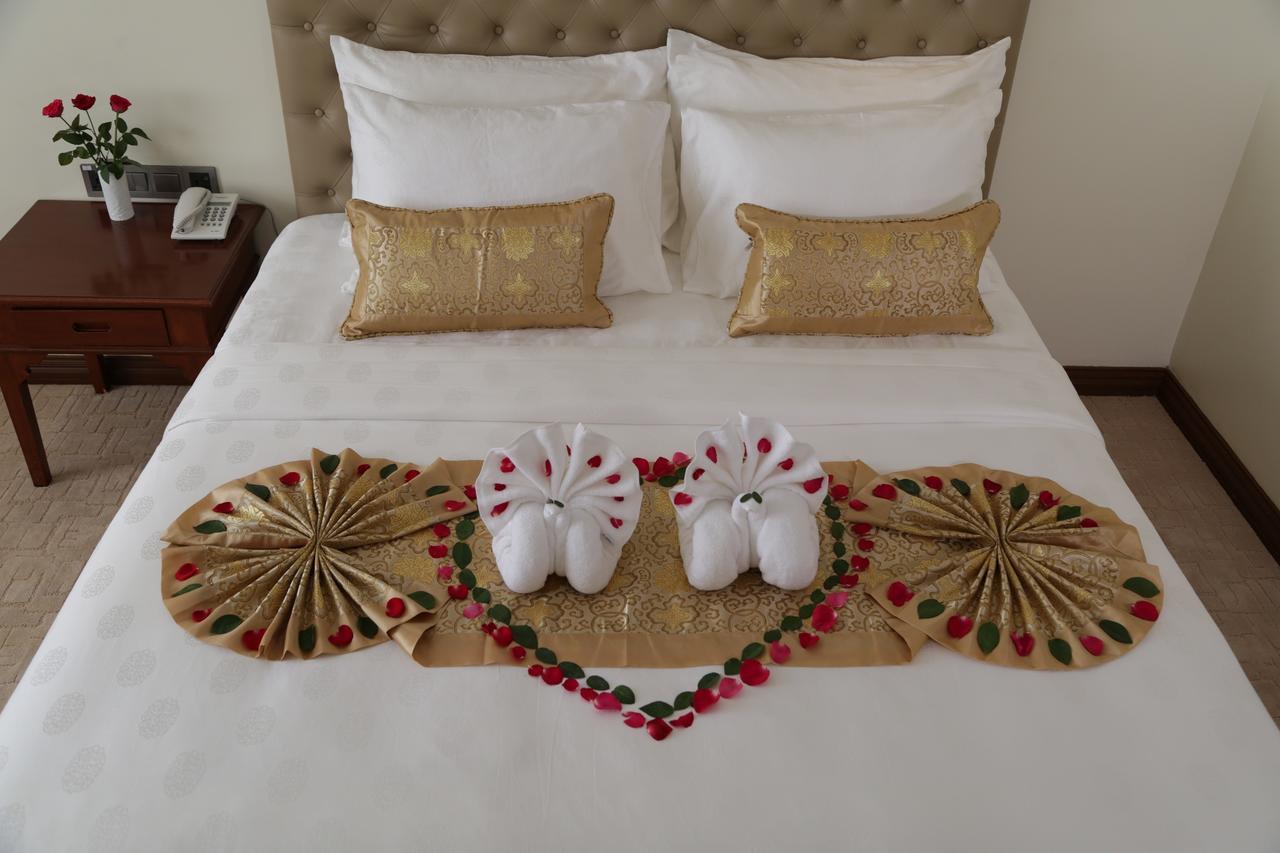 Pacific Hotel Янгон Экстерьер фото