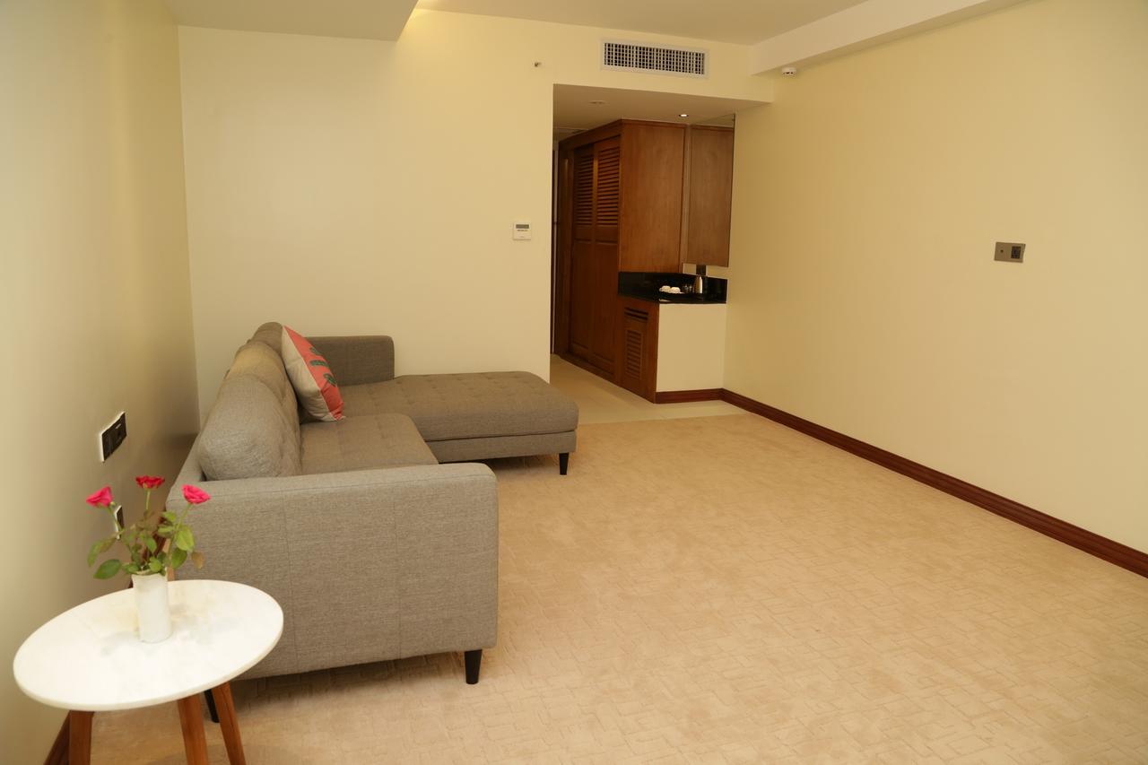 Pacific Hotel Янгон Экстерьер фото