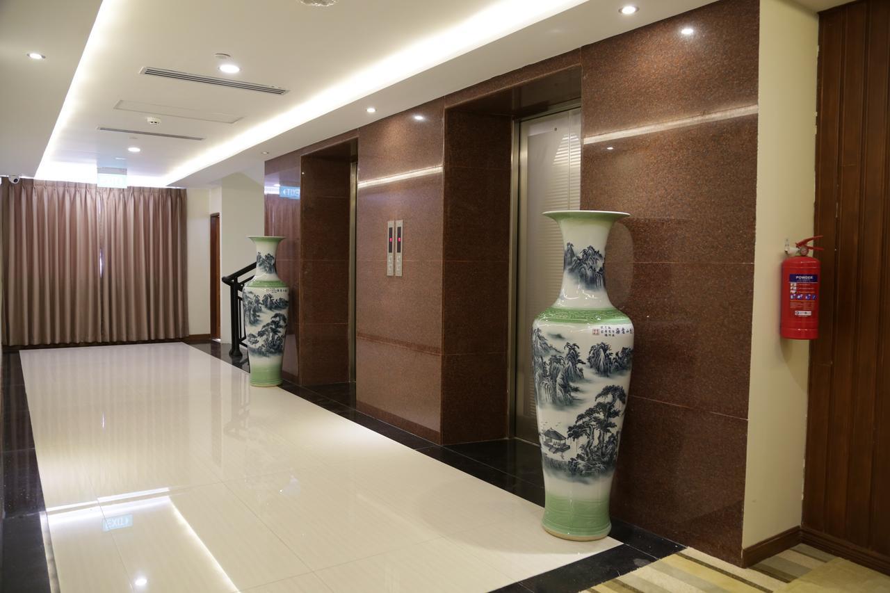 Pacific Hotel Янгон Экстерьер фото