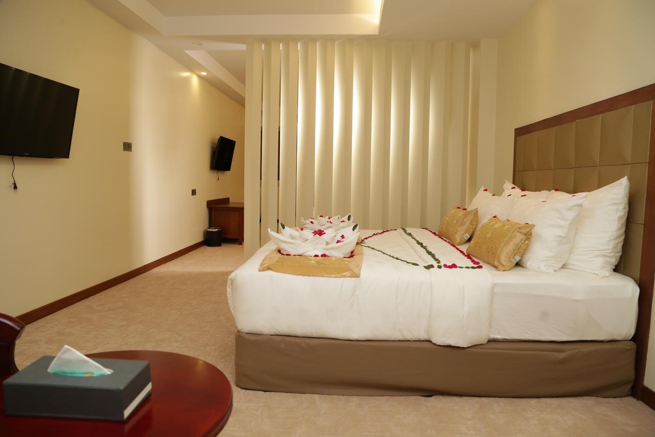 Pacific Hotel Янгон Экстерьер фото